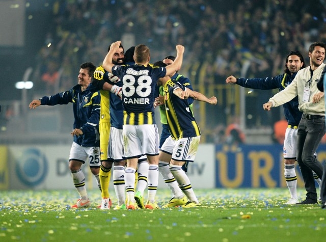 ŞAMPİYON FENERBAHÇE (YER SARI GÖK LACIVERT) 87