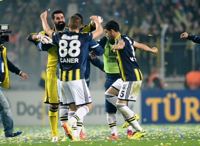 ŞAMPİYON FENERBAHÇE (YER SARI GÖK LACIVERT) 88