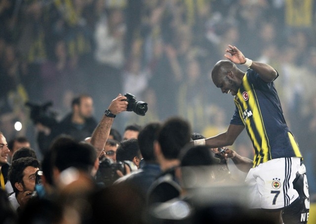 ŞAMPİYON FENERBAHÇE (YER SARI GÖK LACIVERT) 93