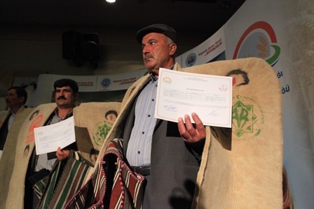 KURSU TAMAMLAYAN ÇOBANLAR KEPENEK GİYDİ 7