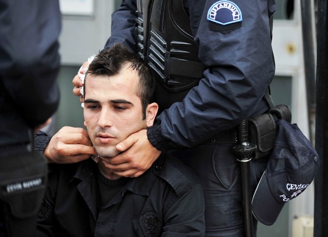 1 MAYIS'TA TERÖR ESTİRDİLER 119