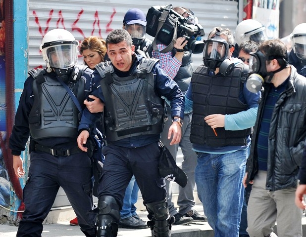 1 MAYIS'TA TERÖR ESTİRDİLER 122