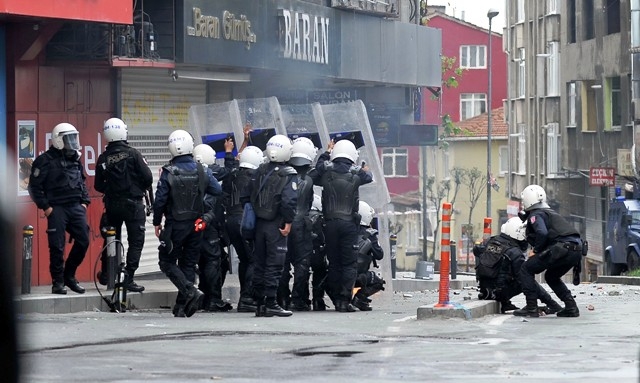 1 MAYIS'TA TERÖR ESTİRDİLER 126