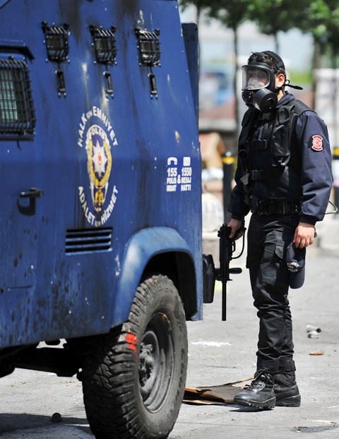 1 MAYIS'TA TERÖR ESTİRDİLER 127