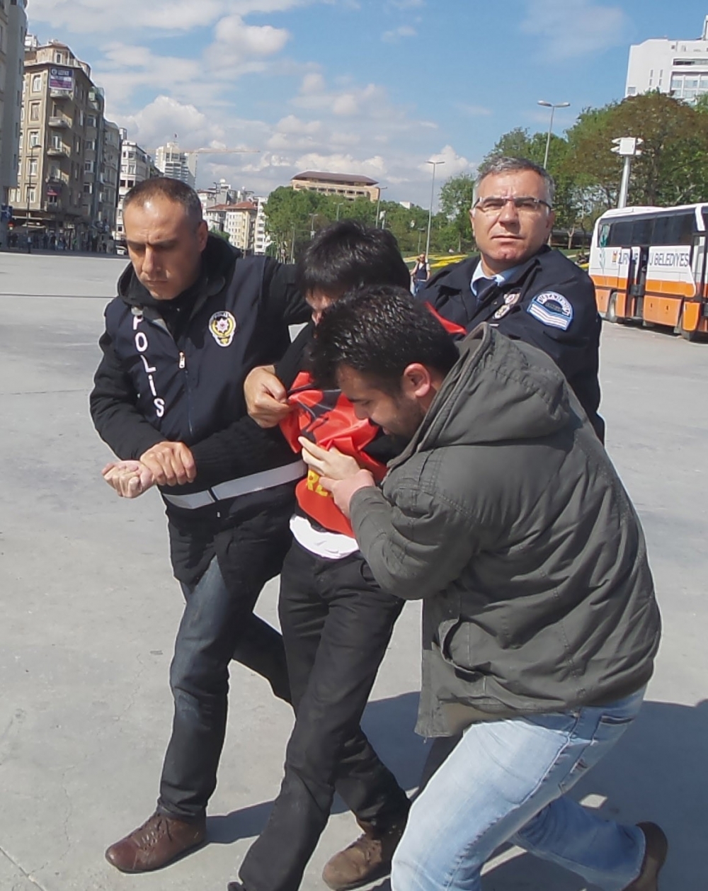 1 MAYIS'TA TERÖR ESTİRDİLER 147