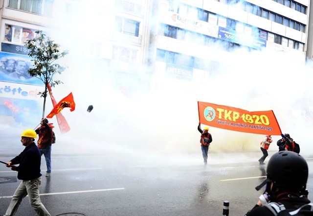 1 MAYIS'TA TERÖR ESTİRDİLER 17