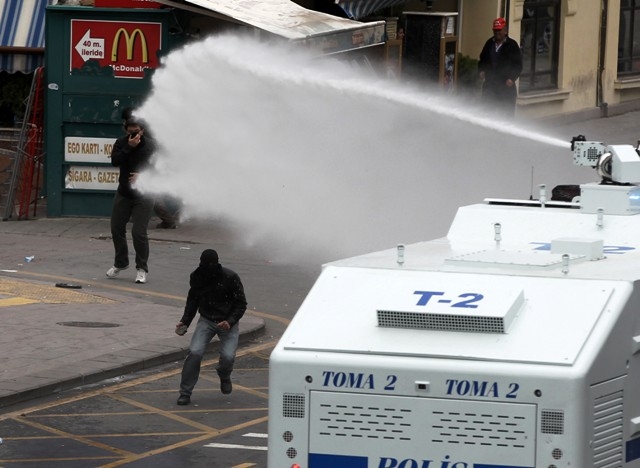 1 MAYIS'TA TERÖR ESTİRDİLER 221