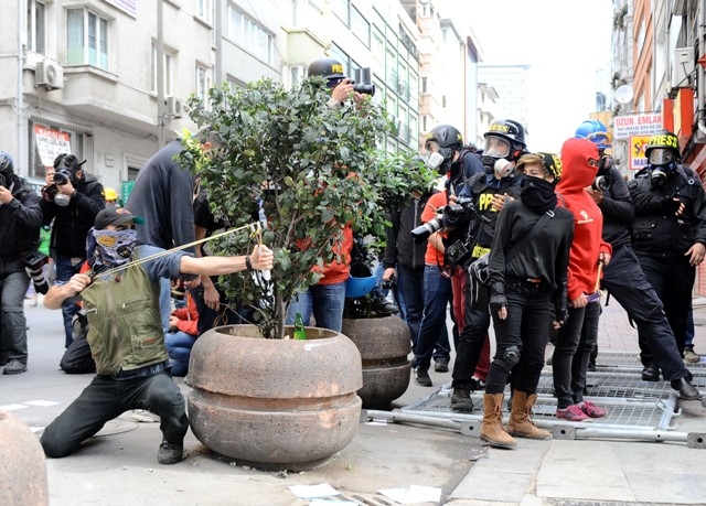 1 MAYIS'TA TERÖR ESTİRDİLER 32