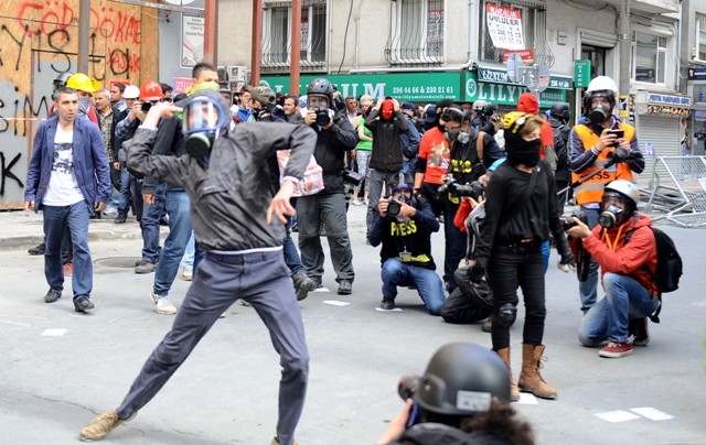 1 MAYIS'TA TERÖR ESTİRDİLER 35