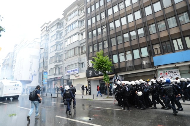 1 MAYIS'TA TERÖR ESTİRDİLER 37