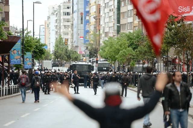 1 MAYIS'TA TERÖR ESTİRDİLER 40