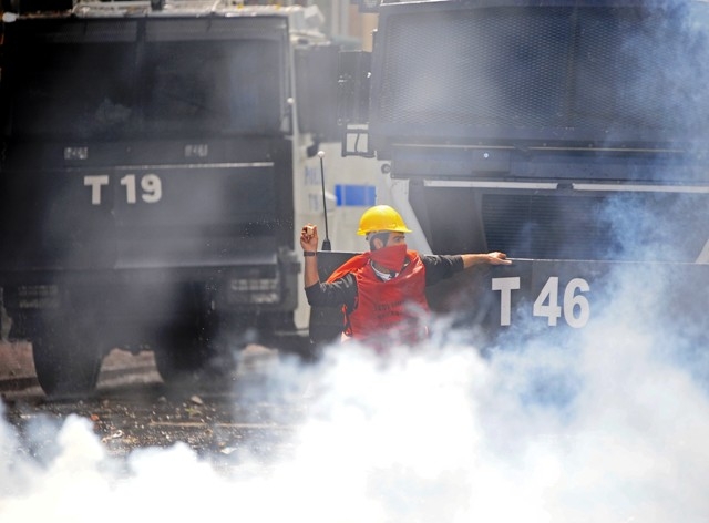 1 MAYIS'TA TERÖR ESTİRDİLER 45