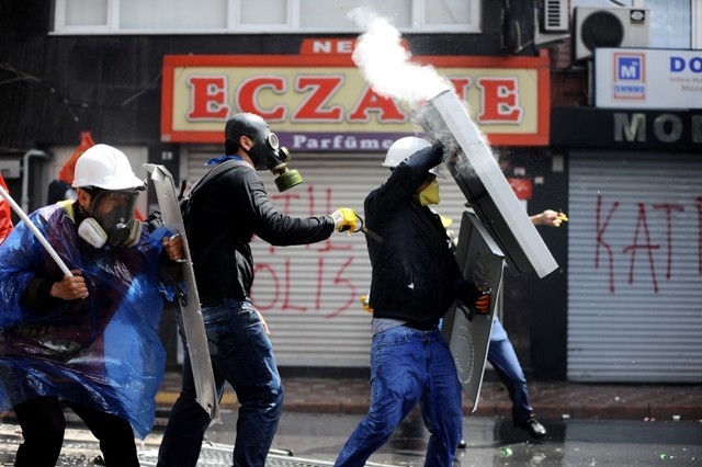 1 MAYIS'TA TERÖR ESTİRDİLER 56