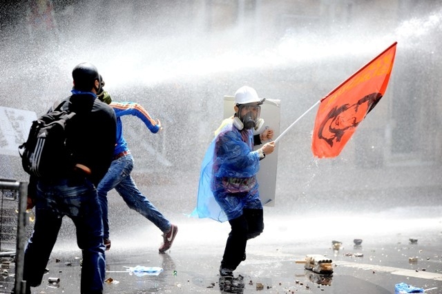 1 MAYIS'TA TERÖR ESTİRDİLER 57