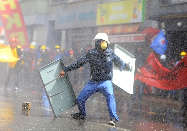 1 MAYIS'TA TERÖR ESTİRDİLER 63
