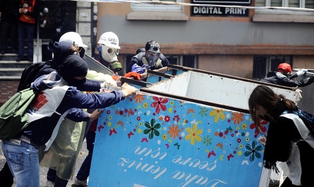 1 MAYIS'TA TERÖR ESTİRDİLER 74