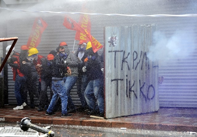1 MAYIS'TA TERÖR ESTİRDİLER 76