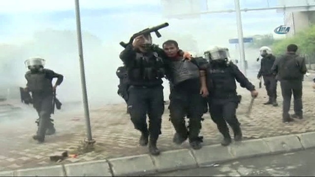 1 MAYIS'TA TERÖR ESTİRDİLER 93