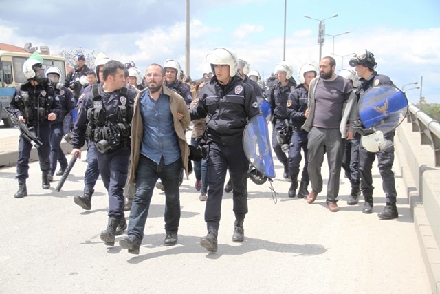 1 MAYIS'TA TERÖR ESTİRDİLER 98
