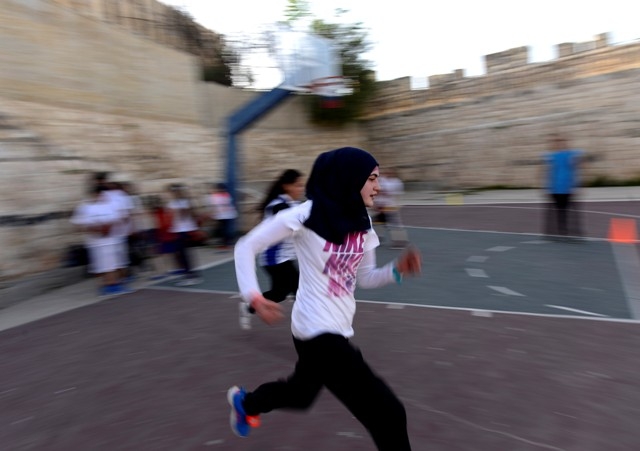 KUDÜS'ÜN BAYAN KRAMPONLARI 35