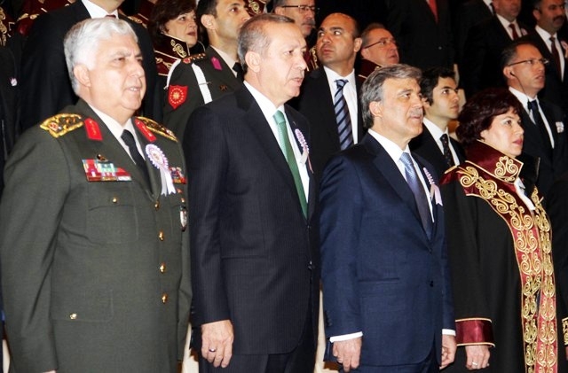 DANIŞTAY'DA GERGİN TOPLANTI 22