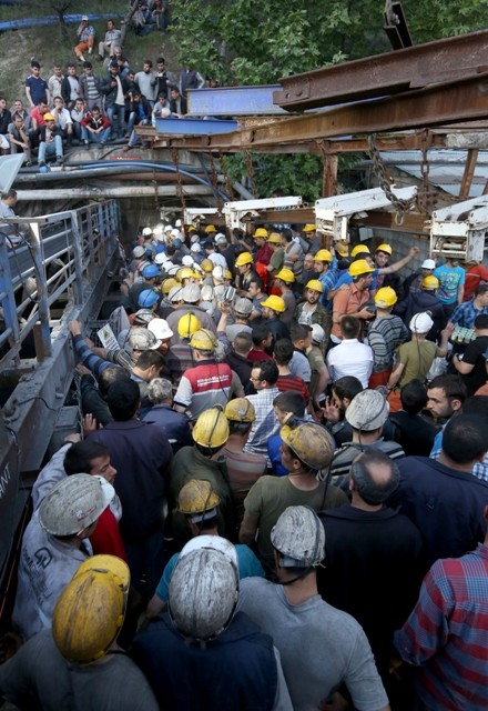 TÜRKİYE SOMA'YA AĞLADI 112