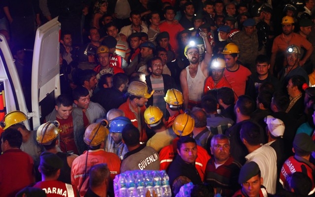 TÜRKİYE SOMA'YA AĞLADI 142