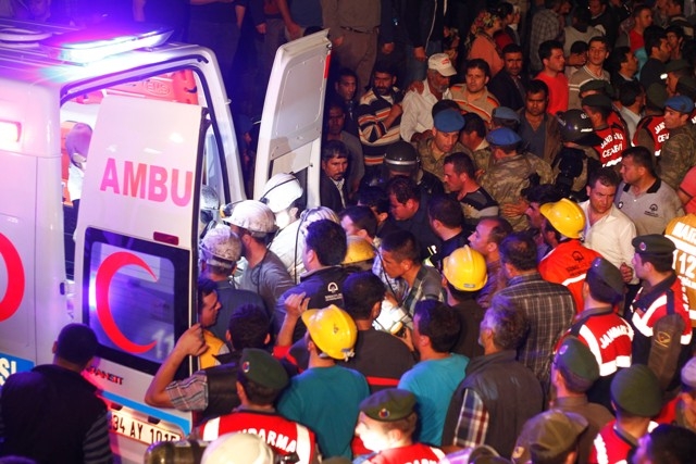 TÜRKİYE SOMA'YA AĞLADI 144