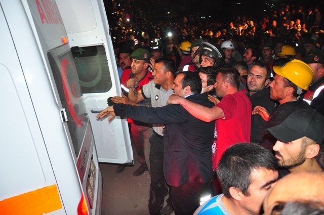 TÜRKİYE SOMA'YA AĞLADI 16