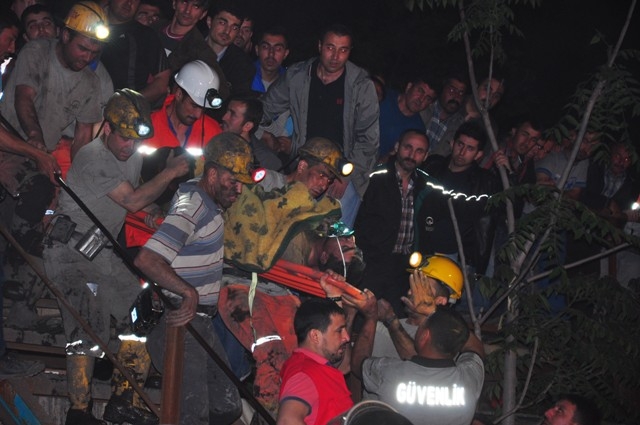 TÜRKİYE SOMA'YA AĞLADI 18