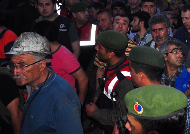 TÜRKİYE SOMA'YA AĞLADI 2