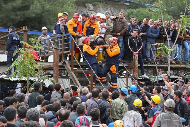 TÜRKİYE SOMA'YA AĞLADI 240