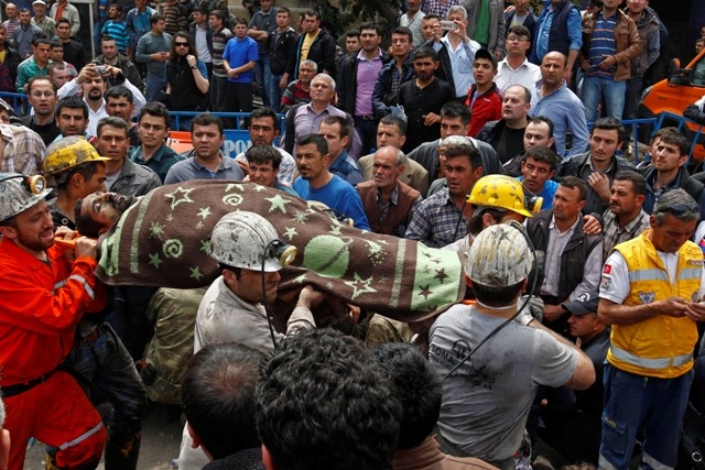 TÜRKİYE SOMA'YA AĞLADI 264