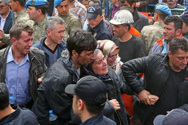 TÜRKİYE SOMA'YA AĞLADI 266