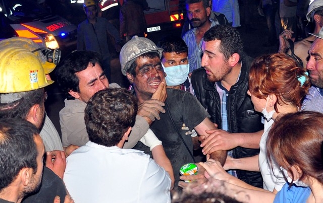 TÜRKİYE SOMA'YA AĞLADI 30