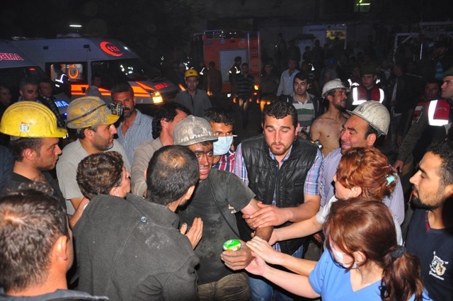 TÜRKİYE SOMA'YA AĞLADI 33