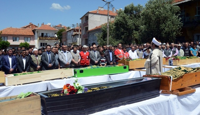 TÜRKİYE SOMA'YA AĞLADI 358