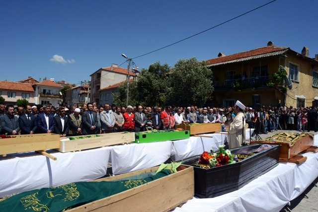 TÜRKİYE SOMA'YA AĞLADI 359