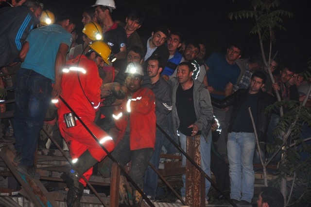 TÜRKİYE SOMA'YA AĞLADI 38