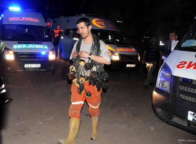 TÜRKİYE SOMA'YA AĞLADI 43