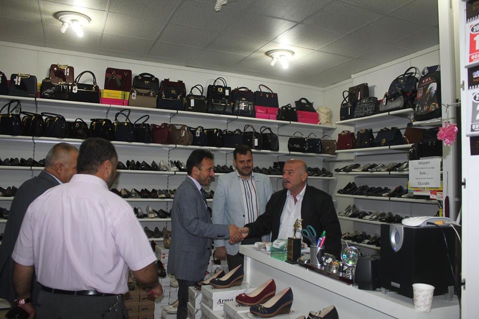 BAŞKAN YERİNDE DURAMIYOR 14