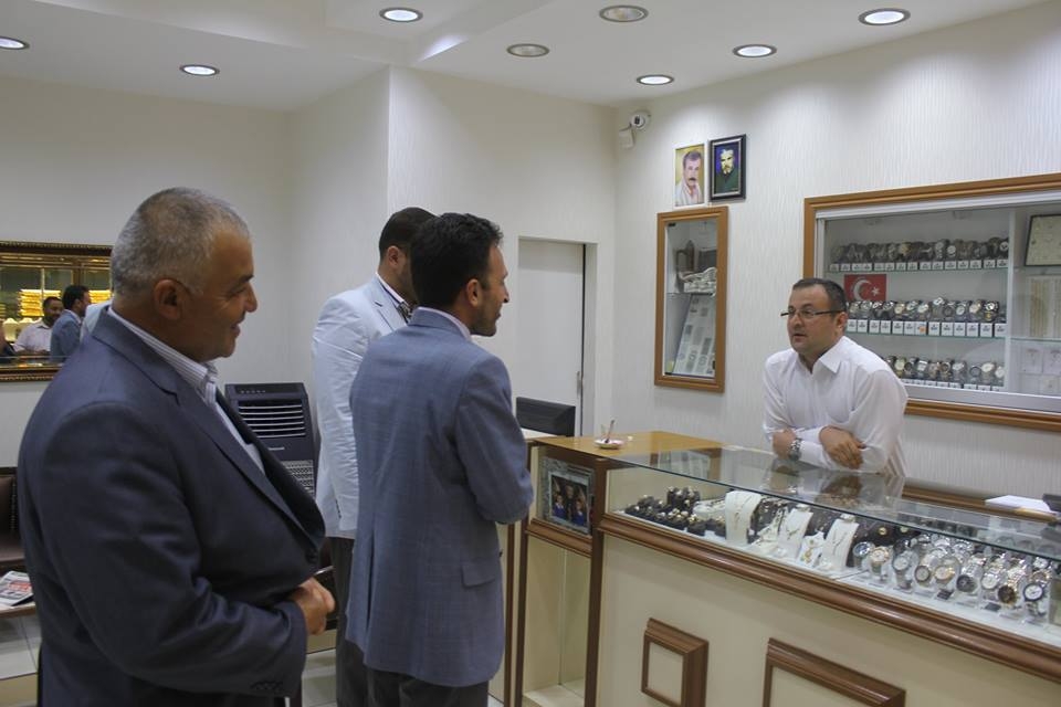 BAŞKAN YERİNDE DURAMIYOR 4