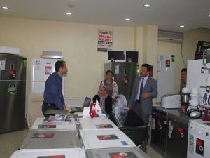 BAŞKAN YERİNDE DURAMIYOR