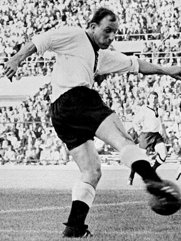 DÜNYA KUPALARININ EN İYİ 100 FUTBOLCUSU 51