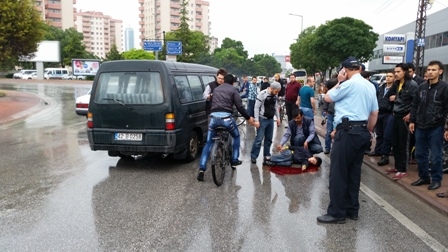 MİNİBÜS ÇOCUĞA ÇARPTI 12