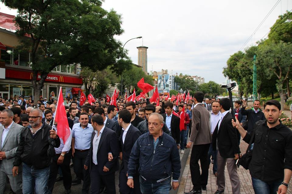 “Bayrağa Saygı Yürüyüşü” 12