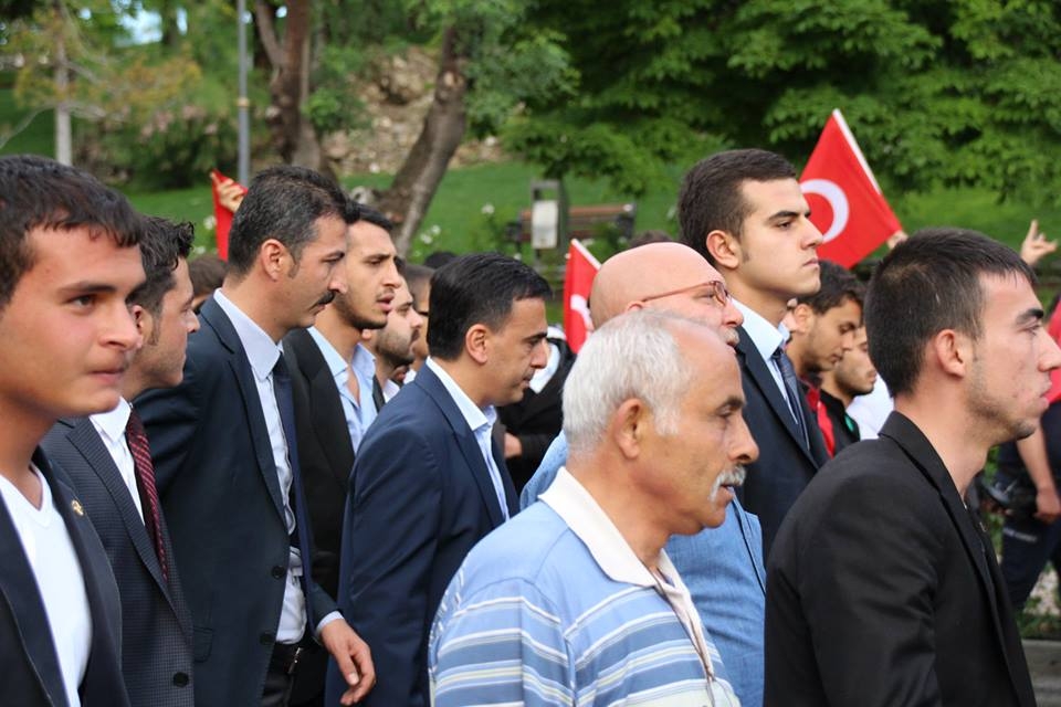 “Bayrağa Saygı Yürüyüşü” 15