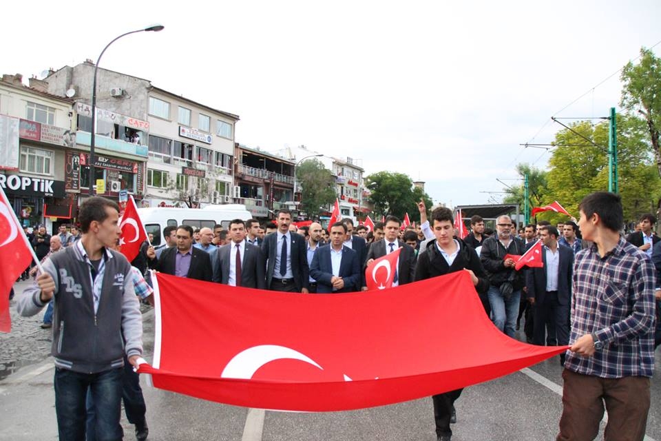 “Bayrağa Saygı Yürüyüşü” 16