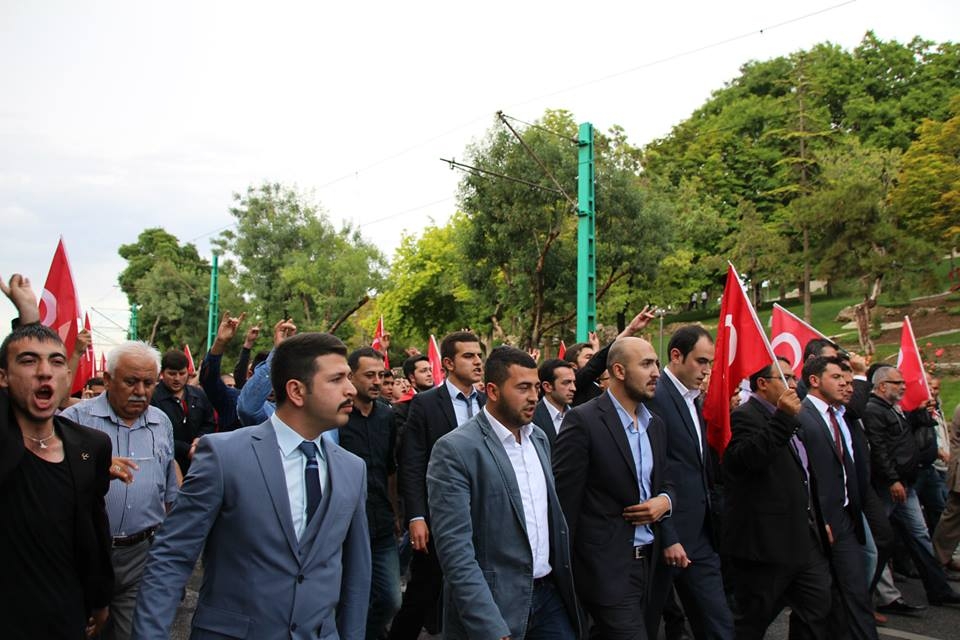 “Bayrağa Saygı Yürüyüşü” 3