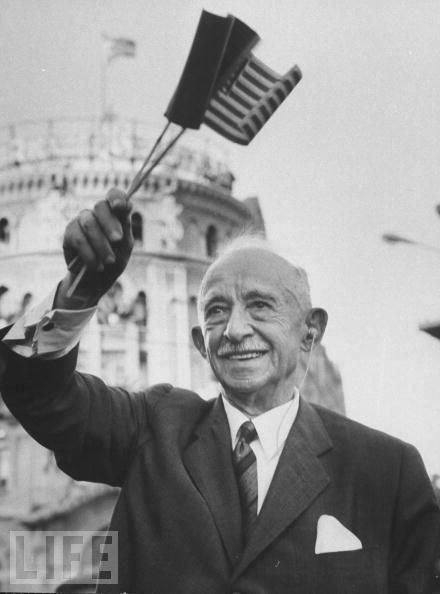 İSMET İNÖNÜ PARALARA KENDİ RESMİNİ BASTIRDI 104